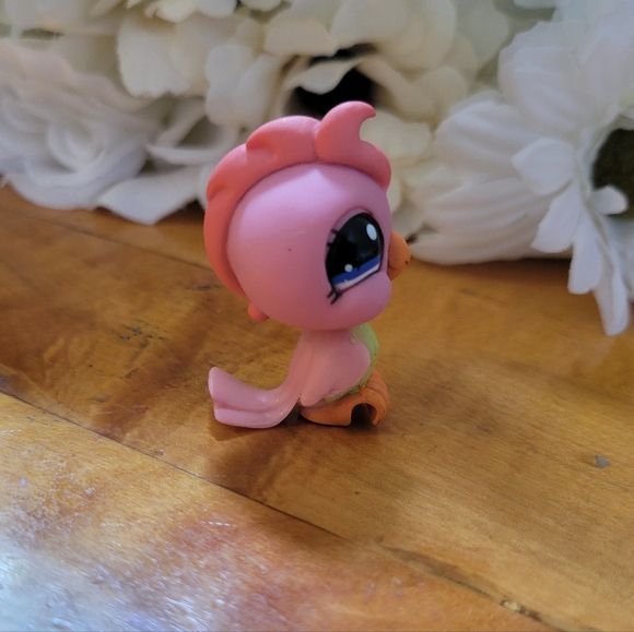 Littlest Pet Shop LPS #1219 Cockatoo Bird Pink Green Blue Eyes 2006 - Picture 3 of 13